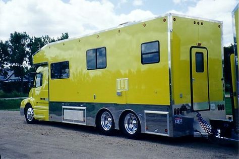 Truck House, Cool Rvs, Rv Motorhomes, Luxury Motorhomes, Luxury Rv, Rv Truck, Custom Big Rigs, Camper Caravan, Bus Camper