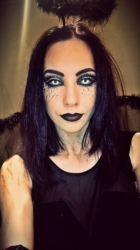 Halloween makeup #dark #angel #ombrelips Dead Angel Makeup, Angel Makeup Halloween, Halloween Makeup Dark, Dead Angel, Makeup Dark, Angel Makeup, Creepy Smile, Ombre Lips, Halloween Make Up