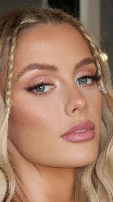 Pillowtalk Makeup Look, Angel Glam Makeup, Fun Wedding Makeup, Soft Pink Bridal Makeup, Pink Soft Glam Makeup, Natural Makeup Styles, Wedding Makeup Blonde, Festival Make Up Ideas, Romantic Eye Makeup