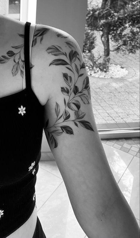 Delicate Tattoo Shoulder, Shoulder Tattoos For Women Vines, Earthy Shoulder Tattoo, Shoulder Wrap Tattoo Women, Body Vine Tattoo, Tattoo Ideas Earthy, Wrap Around Vine Tattoo Arm, Vines Wrapped Around Arm Tattoo, Vine Sleeve Tattoos For Women