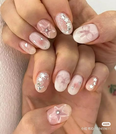 Weibo 
Makeup 
Idol
Doll
Coquette 
Dollette 
Aesthetic 
Girly girl 
Ulzzang 
Asian 
Nails 
Naills 
Unhas Nails For Orchestra, Sandy Liang Nails, Balletcore Nails, Korea Nails Design, Nails Korean Style, Korean Nails Short, Xiaohongshu Nails, Korean Y2k, Nostalgic Vibes