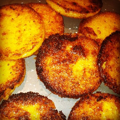 Pan Fried Polenta Cakes, Tube Polenta Recipe, Pan Fried Polenta, Fried Polenta Cakes, Fried Polenta Recipes, Fried Polenta, Polenta Frita, Grilled Polenta, Cornmeal Recipes