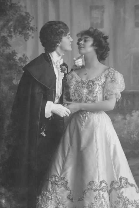 vestatilleys: Lily Elsie and Adrienne Augarde inThe New... Lily Elsie, Couples Vintage, Vintage Lesbian, Vintage Couples, Lesbian Art, Edwardian Era, Vintage Pictures, Two People, Girls In Love