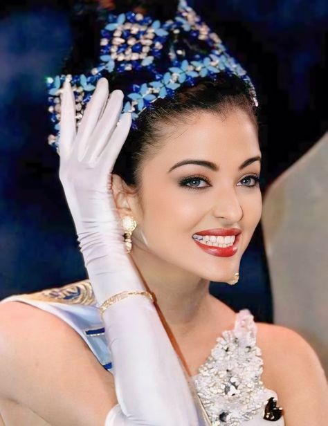 Aishwarya Rai Photo, Miss India, Most Beautiful Eyes, Aishwarya Rai Bachchan, Mangalore, Brooke Shields, John Travolta, Miss World