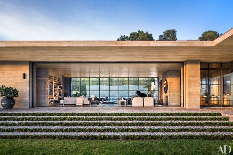 Scott Mitchell, Hamptons Beach House, Malibu Homes, Ultra Modern Homes, Malibu Home, Malibu Beaches, Los Angeles Homes, Indoor Outdoor Living, Architectural Digest