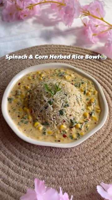 Herb Rice Bowl, Rice Bowl Recipe Vegetarian, Indian Rice Bowl, Herb Rice Recipes, Jain Food Recipe, Spinach Rice Bowl, Easy Rice Bowl Recipes, Veggie Rice Bowl Recipe, Corn Rice Recipe