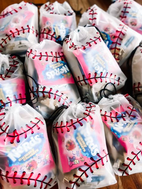 Cute Baseball Team Snack Bag Idea - This is our Bliss Baseball Goodie Bags For Players Ideas, Baseball Birthday Party Food Ideas, Kids Baseball Team Snack Ideas, Tball Goodies Bags, Baseball Team Snacks Goodie Bags, Halloween Baseball Snacks, Team Snacks For Kids Baseball, Baseball Snack Bags For Team, Softball Snack Bags