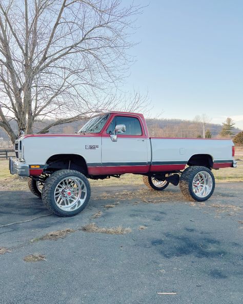 First Gen Cummins, Venom Powers, 1st Gen Cummins, American Force Wheels, Dream Trucks, Lowered Trucks, Dream Vehicles, Classic Pickup Trucks, Dodge Trucks