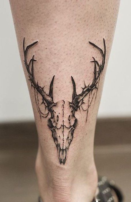 Stag Skull Tattoo, Skull Tattoo Meaning, Stag Skull, Skull Face Tattoo, Tato Geometris, Deer Skull Tattoos, Bull Skull Tattoos, Hirsch Tattoo, Tato Dengan Makna