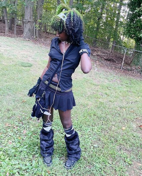 Poc Alternative Fashion, Black Women Alternative Fashion, Scene Outfits Black Women, Goth Aesthetic Black Women, Afro Goth Outfits, Emo Black Women Outfits, Alternative Fashion Black Women, Afro Goth Women, Emo Black Women