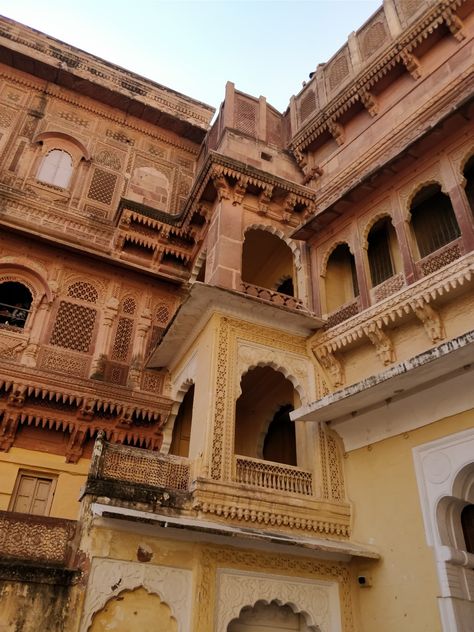 Mehrangarh fort, Jodhpur. Rajasthan Indian Fort, Mehrangarh Fort Jodhpur, Mehrangarh Fort, Jodhpur Rajasthan, Song Ideas, Vintage India, Egypt Travel, Blue City, Jodhpur