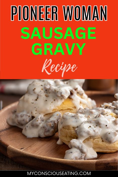 Sausage gravy on buiscuts Sausage Gravy Recipe Pioneer Woman, Pioneer Woman Sausage Gravy, Sausage Gravy Recipe, Homemade Breakfast Sausage, Cheesy Grits, Crispy Hashbrowns, Southern Comfort Food, Comfort Food Southern, Copykat Recipes