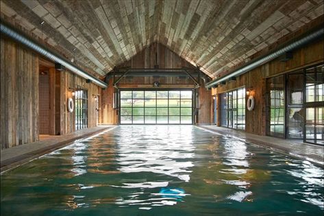 Soho House Farmhouse, Bathhouse Ideas, Soho House Istanbul, Miami Beach House, Floating Village, Farmhouse Pictures, Piscina Interior, Soho Farmhouse, Swimming Pool House