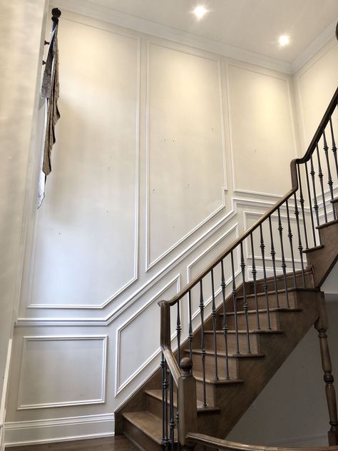 Staircase With Paneling, Wall Panel Design Staircase, Wainscoting Ideas Stairs Stairways, Staircase Moulding Design, Wall Moulding Stairs, Paneled Staircase Wall, Panel Staircase Wall, Wainscoting Ideas Stairs, Stairwell Paneling