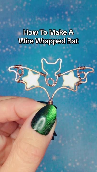 Beaded Wire Art, Wire Spider, Copper Wire Crafts, Bat Jewelry, Easy Perler Bead Patterns, Wire Art Sculpture, Wire Wrapping Tutorial, Hand Lettering Tutorial, Halloween 2022