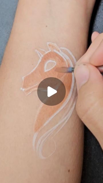 How to paint horses Horse Face Painting, Horse Face Paint, Unicorn Face Paint, Paint Challenge, Face Painting Unicorn, Face Painting Tips, I Love Horses, Keep Practicing, Love Horses