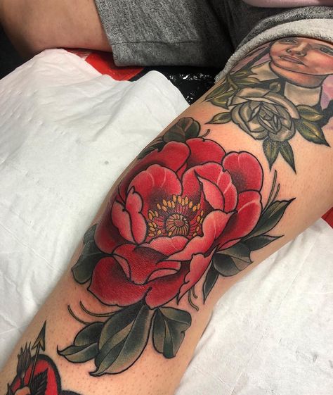 Knee peony, Thankyou Naomi! Floral Tattoo Sleeve, Peonies Tattoo, Tatuaje A Color, Botanical Tattoo, Knee Tattoo, Leg Sleeve, Up Tattoos, Cover Up Tattoos, Flower Tattoo Designs