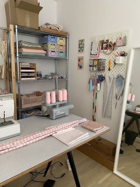 Cute Aesthetic Rooms, Whimsical Clothes, Colourful Clothing, Sewing Aesthetic, Studio Aesthetic, Design Studio Workspace, Sewing Room Inspiration, Fashion Designer Studio, Sewing Room Design