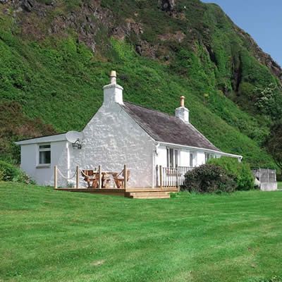 Cottage Scotland, Scotland Cottage, Florida Beach Cottage, Old English Cottage, Cottages Scotland, Home Shelter, Quilt Panels, Images Of Ireland, Scottish Homes