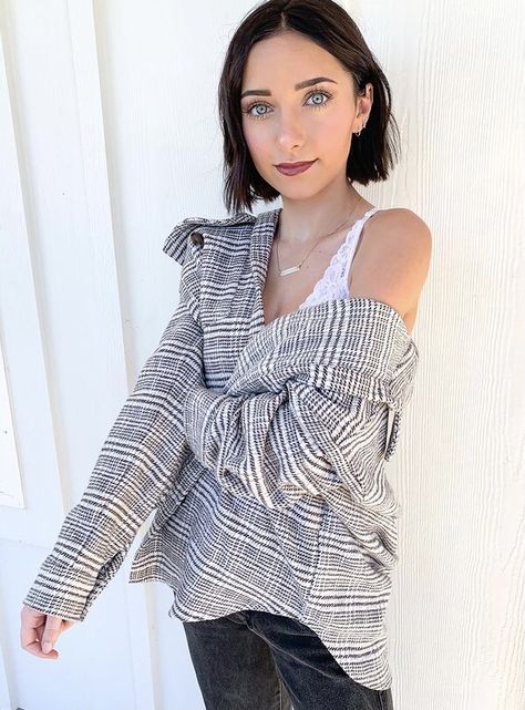 Bailey Mcknight Hair, Dark Brown Hair Short, Brooklyn And Bailey Instagram, Brown Hair Short, Celebrity Fits, Kamri Noel, Brooklyn Mcknight, Bailey Mcknight, Brooklyn And Bailey