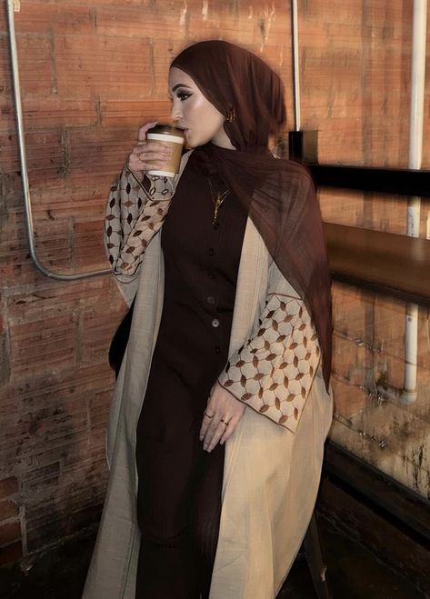 Burqa Aesthetic, Pretty Abayas, Abaya Casual, Women Islam, Khaleeji Abaya, Abaya Designs Latest, Casual Abaya, Abaya Fashion Dubai, Modest Casual Outfits