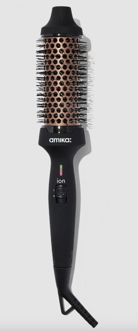 Amika blowout brush https://loveamika.com/products/blowout-babe-thermal-brush?variant=38813093458