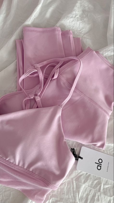 Pink Fitness Aesthetic, Pink Pilates Princess Outfits, Pink Pilates Princess Aesthetic, Pilates Princess Aesthetic, Pilates Workout Clothes, Pilates Outfit, Pink Pilates Princess, Gym Crush, Pilates Clothes