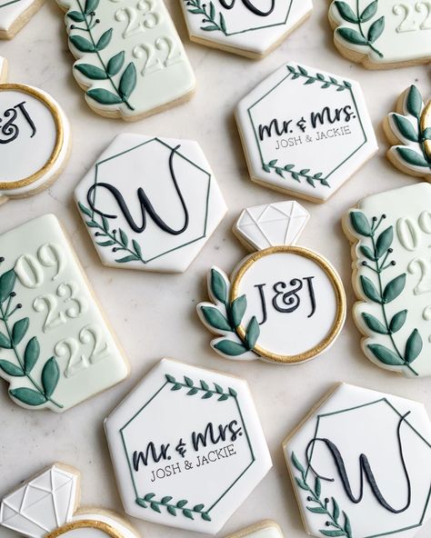 Pastel Wedding Cookies, Wedding Favors For Guests Cookies, Cookies With Wedding Date, Eucalyptus Wedding Cookies Decorated, Wedding Cookie Party Favors, Royal Icing Cookies For Wedding, Wedding Royal Icing Cookies Ideas, Wedding Cookies Sage Green, Rehearsal Dinner Cookie Ideas