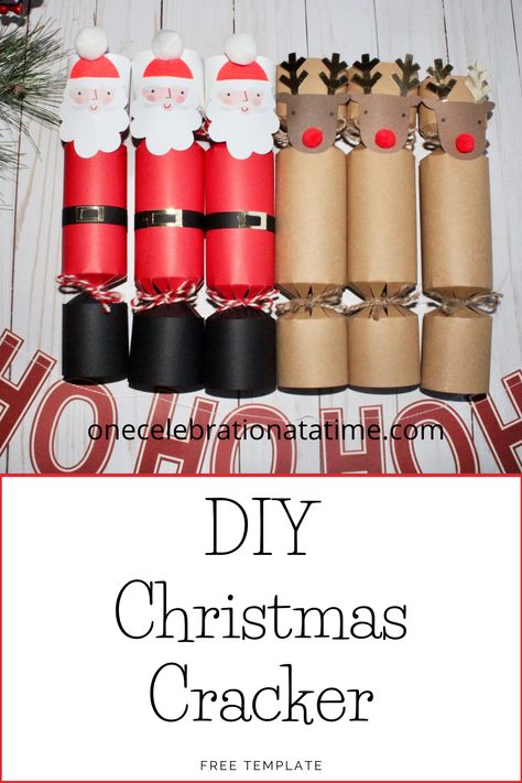 Natal, Reindeer Christmas Packages, Homemade Christmas Crackers Ideas, Homemade Xmas Crackers, Holiday Crackers Diy, Xmas Crackers Diy, Cricut Christmas Crackers, How To Make Your Own Christmas Crackers, Make Your Own Crackers Christmas