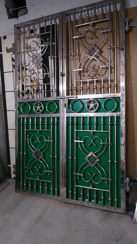 Ss Gate, Modern Steel Gate Design, Steel Grill Design, Home Window Grill Design, Steel Railing Design, Exterior Door Designs, Stainless Steel Gate, Window Grill Design Modern, Gate Wall Design