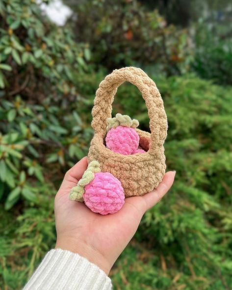 Strawberry Bunny Crochet, Crochet Pictures, Crochet Ocean, Crochet Craft Fair, Strawberry Bunny, Strawberry Hat, Strawberry Crochet, Crochet Plushie, Crochet Eyes