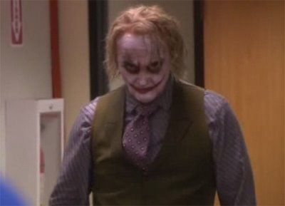 The Office - Creed Bratton as the Joker. Creed Bratton The Office, The Office Pfp Funny, Creed The Office, Dwight K Schrute, Creed Quotes, Creed Bratton, Assassins Creed Memes, The Office Dwight, Aaliyah Pictures