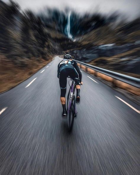 Biking Photos, Road Bike Photography, Bicycle Photography, Folding Mountain Bike, Cycling Shirts, Hybrid Bicycle, Peter Sagan, Cycling Photography, Pro Bike