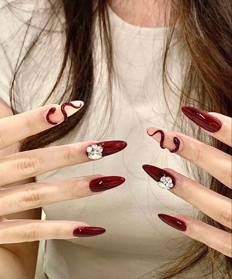 Nail Art Vermelho, Snake Skin Nails, Dragon Nails, Wine Nails, Best Nails, Pointy Nails, Asian Nails, Nails Now, Casual Nails