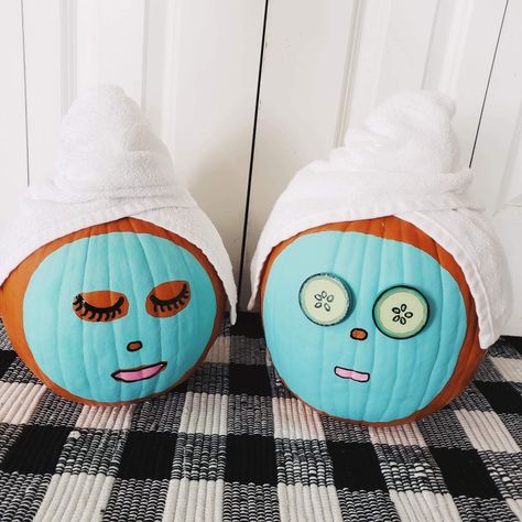 Pumpkin Painting Spa Face, Pumpkin Art On Pumpkins, Spa Painted Pumpkins, Cute Pumpkins Ideas, Cute Pumkins Ideas Painting Preppy, Spa Pumpkin Painting Ideas, Styrofoam Pumpkin Decorating, Pumpkin Inspiration Painting, Spa Day Pumpkin Painting