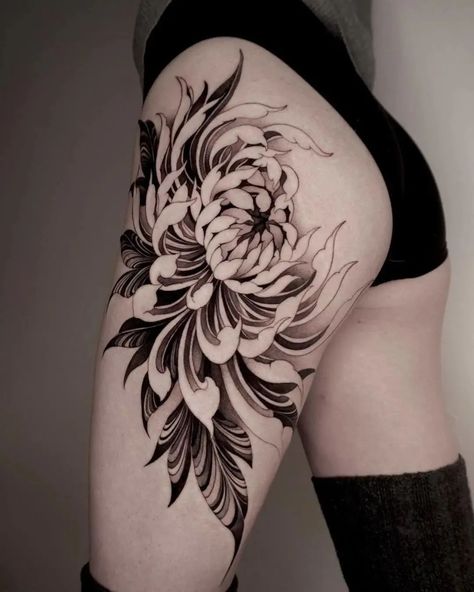 Chrysanthemum Tattoos, Floral Back Tattoos, Country Tattoos, Chrysanthemum Tattoo, Flower Tattoo Drawings, Clever Tattoos, Metal Tattoo, Leg Tattoos Women, Lily Tattoo