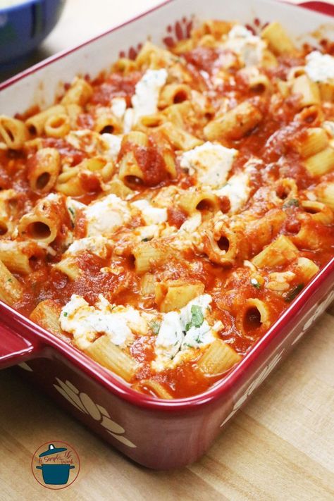 Rigatoni Pasta Recipes Vegetarian, Meatless Rigatoni Recipes, Rigatoni Recipes Vegetarian, Baked Rigatoni With Meatballs, Rigatoni Vegetarian, Vegetarian Pasta Bake, Rigatoni Pasta Recipes, Pasta Bake Vegetarian, Rigatoni Recipes