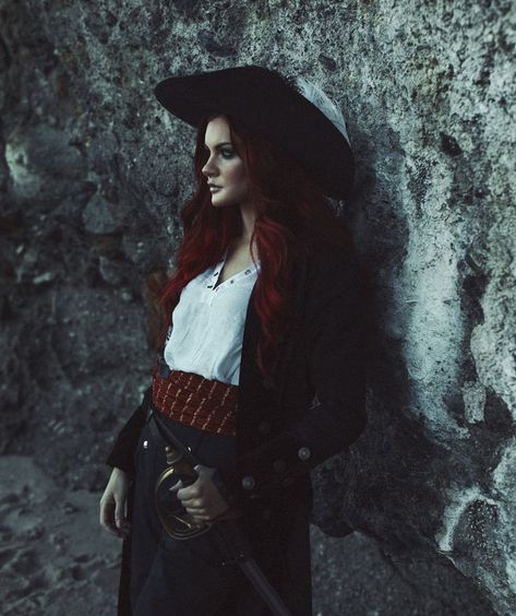 Pirate Photoshoot, Cosplay Photoshoot, Pirate Photo, Pirate Books, Pirate Cosplay, On Stranger Tides, Sea Of Thieves, Dark And Moody, Black Sails