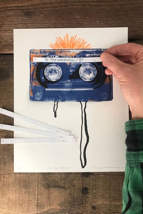 Valentine Gift Diy, Cassette Tape Art, For Your Crush, Vinyl Record Crafts, Valentine Gift For Him, 1980s Nostalgia, Anniversary Songs, Record Crafts, Retro Cassette