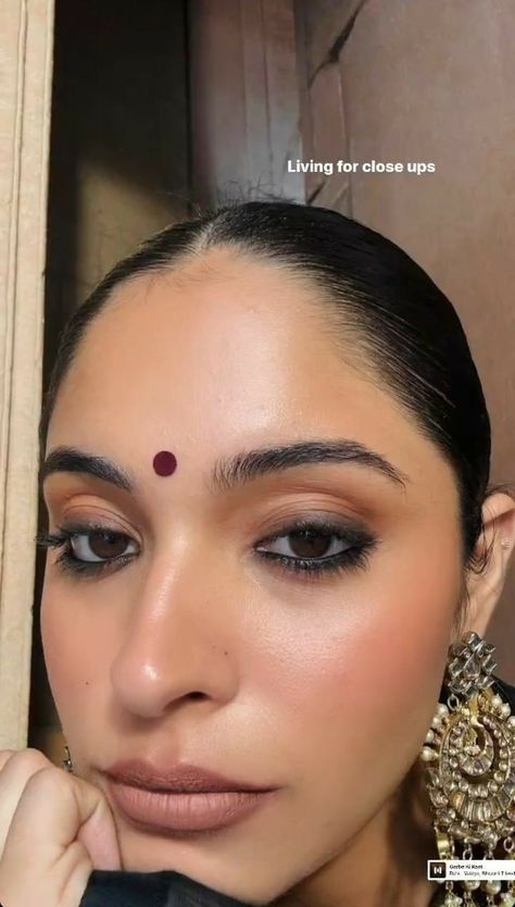 Indian Makeup Looks, Subtle Makeup, Dope Makeup, Indian Makeup, Asian Eye Makeup, Dark Makeup, Makeup Looks Tutorial, Makeup Makeover, Eye Makeup Art