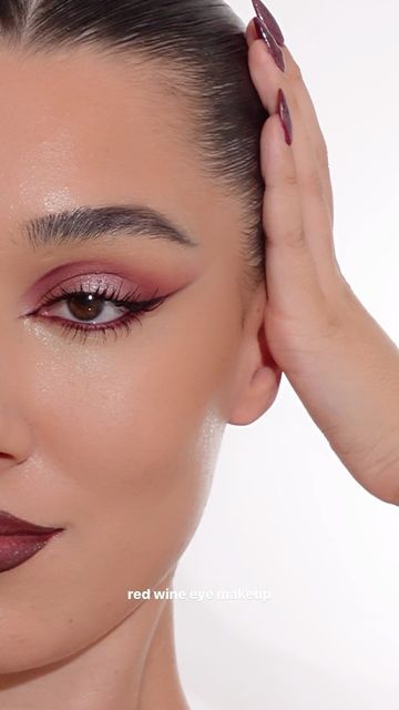 Wine Makeup Eyes, Burgundy Makeup Tutorial, Wine Eyeshadow Look, Makeup For Wine Colored Dress, Red Wine Eye Makeup, Red Wine Makeup Look, Burgundy Makeup Look Wedding, Wine Red Makeup Look, Wine Makeup Look