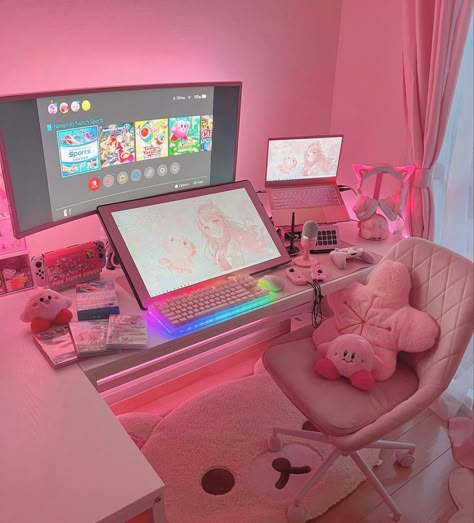 💐 pin posted by @misstrishlyn 🧚🏾‍♀️✨🦋 Laptop Setup Work Spaces, Desk Setup Laptop, Kawaii Office, Gamer Room Decor, Otaku Room, Video Game Room Design, Pink Laptop, Pinterest Room Decor, Gaming Room Setup