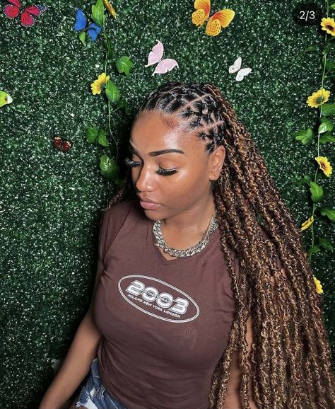 40 Criss Cross Braids Hairstyles You Need to Try Rubber Band Hairstyles With Locs, Rubber Band Criss Cross Soft Locs, Criss Cross Hairstyle Rubber Bands Locs, Rubber Band Butterfly Locs, Crisscross Soft Locs, Butterfly Locs With Rubber Bands, Cross Cross Butterfly Locs, Rubber Bands With Knotless In The Back, Rubber Band Soft Locs