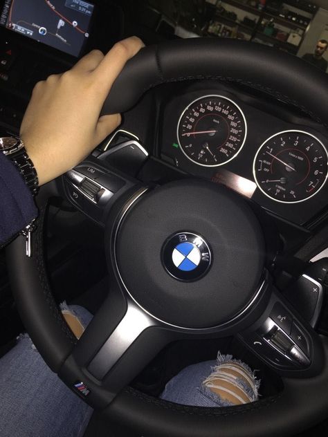 ° BOOK PHOTOS ° - ° Volant_De_Voiture ° - Wattpad E60 Bmw, 2019 Nails, Carros Bmw, Bmw Girl, Maserati Granturismo, Maserati Quattroporte, Bmw Love, Lux Cars, Maserati Ghibli