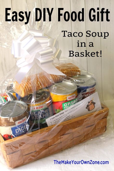 DIY Food Gift Idea - Taco Soup In A Basket Taco Soup In A Bag Gift, Soup Gift Basket Ideas, Soup Gift Basket, 7 Can Taco Soup, Can Taco Soup, Dinner Gift Basket, Easy Food Gifts, Basket Raffle, Soup Gifts