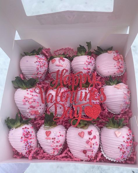 Valentine’s Day berries Valentines Day Strawberry Box Ideas, Valentine’s Day Strawberry Ideas, Valentine Strawberry Boxes, Valentine Day Strawberries, Valentine’s Day Strawberry Boxes, Strawberry Valentines Ideas, Valentine’s Day Treats To Sell, Valentines Berries, Valentines Day Strawberries Boxes