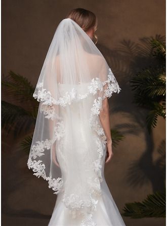 Bridal Vail, Long Veils Bridal, Long Lace Veil, Lace Mantilla Veil, Bridal Veils And Headpieces, Lace Veils Bridal, Layered Veil, Veil Styles, Veil Accessories