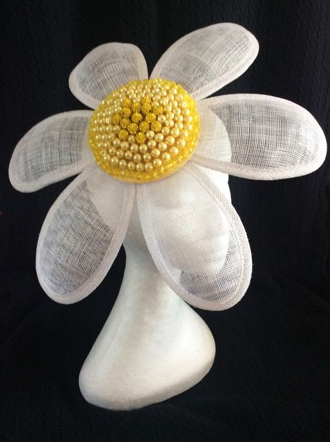 “Marguerite” by Emms Millinery #millinery #flower #daisy #fascinators #ascothats #racewear #wedding #occasion #ascot #derby Ascot Hats Diy, Diy Derby Fascinator, Daisy Costume Flower, Daisy Costume, Diy Tea Party, Fascinator Hats Diy, Fascinator Hats Wedding, Costume Carnaval, Classy Hats