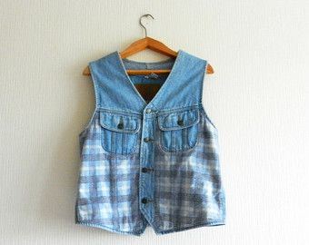 Vintage 1980 Grunge Light Blue Denim Patchwork Trim Crop Unisex Vest / Men's Rocker Stitched Jean Plaid Flanel Vestcoat / Waistcoat Size L Patchwork, Grunge 1990s, 1990s Clothing, Denim Vest Men, Sleeveless Jean Jackets, Jeans Vest, Plaid Jeans, Vest For Men, Hipster Grunge