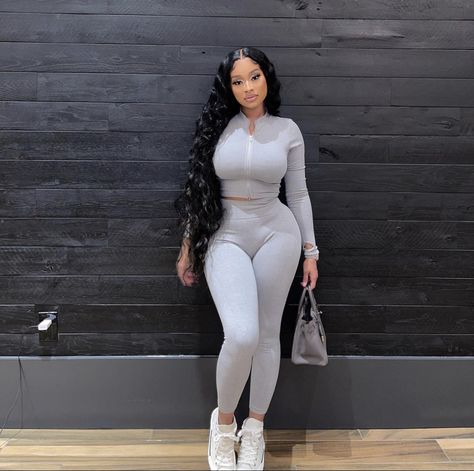 Heather Rose, Lit Outfits, Curly Lace Front Wigs, Chill Outfits, Cute Comfy Outfits, Curvy Girl Outfits, Sports Suit, Jogger Set, Zipper Top